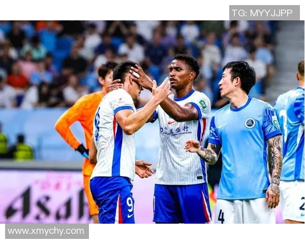 上海申花迎战万达期待精彩对决球迷热情高涨助威球队争取胜利